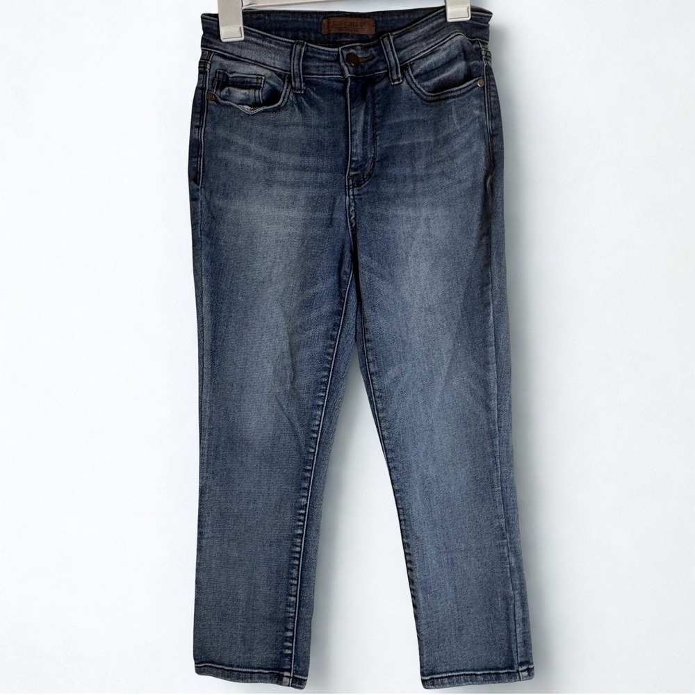 Judy Blue Skinny Fit Capri Size 7/28 Classic Blue Jeans Stretch Light Distress